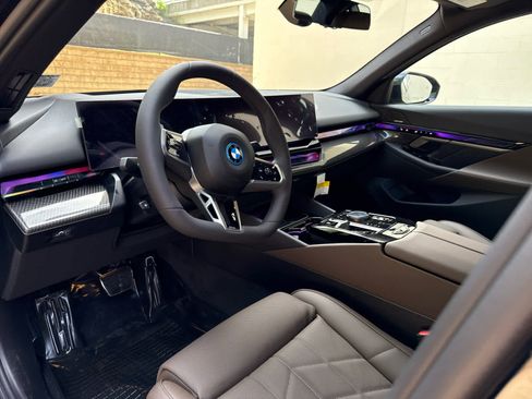 New 2026 BMW 550e xDrive w/ Premium Package image 12