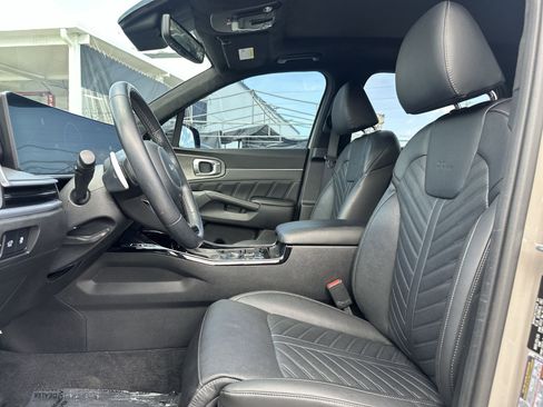 Certified 2024 Kia Sorento SX Prestige AWD/4WD image 13