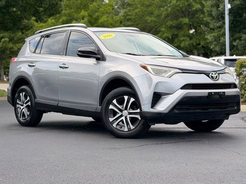 Used 2016 Toyota RAV4 LE AWD/4WD image 2