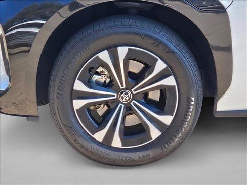 Used 2024 Toyota bZ4X XLE w/ Weather Package image 19