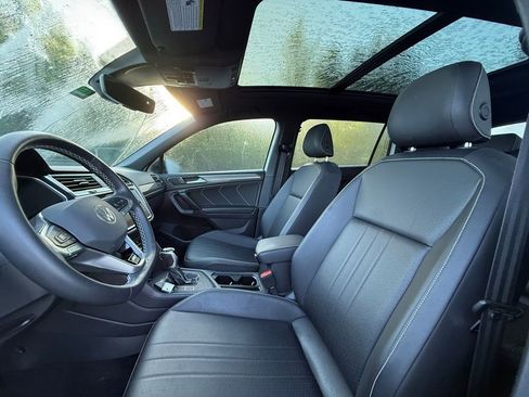 Used 2023 Volkswagen Tiguan SE R-Line image 20