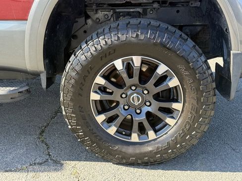 Used 2016 Nissan Titan PRO-4X image 10