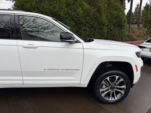 Used 2024 Jeep Grand Cherokee Overland image 14