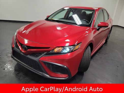 Used 2023 Toyota Camry SE FWD image 4
