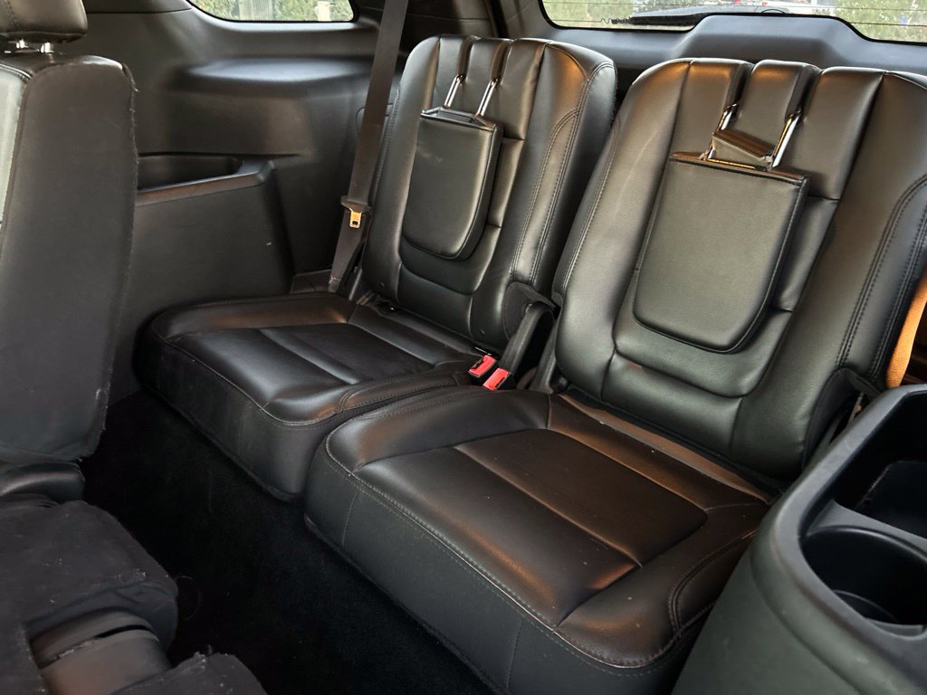 Used 2018 Ford Explorer XLT w/ Equipment Group 202A AWD/4WD image 9