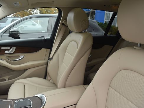 Used 2021 Mercedes-Benz GLC 300 4MATIC image 13