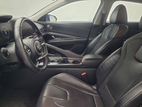 Used 2023 Hyundai Elantra Limited image 17