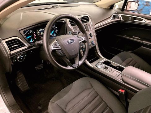 Certified 2018 Ford Fusion SE FWD image 12