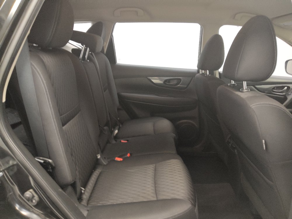 Used 2020 Nissan Rogue S FWD image 19
