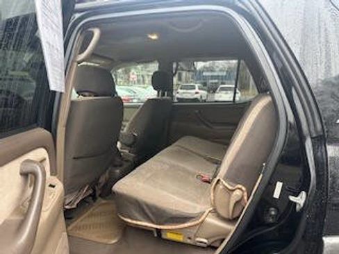 Used 2003 Toyota Sequoia SR5 image 3