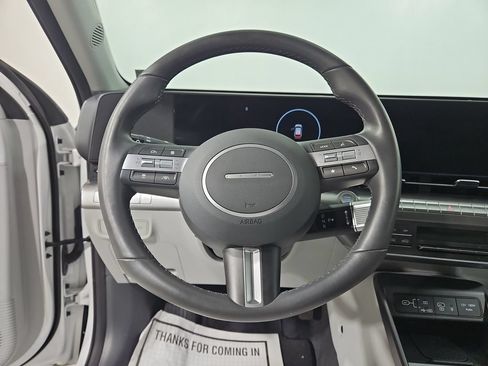 Certified 2025 Hyundai Kona SEL AWD/4WD image 16