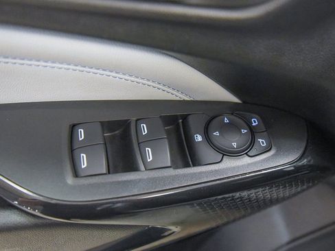 Used 2025 Chevrolet Trax LT w/ LT Convenience Package image 15