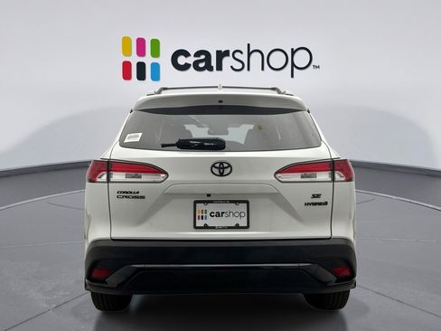 Used 2024 Toyota Corolla Cross AWD Hybrid w/ Moonroof Package image 4