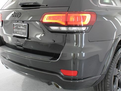 Used 2015 Jeep Grand Cherokee Altitude image 23