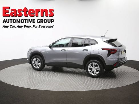 Used 2024 Chevrolet Trax LS FWD image 61