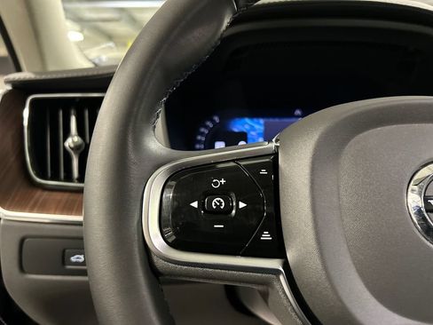 Certified 2024 Volvo XC60 B5 Ultimate w/ Protection Package Premier AWD/4WD image 13