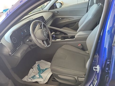 Used 2021 Hyundai Elantra SEL w/ Convenience Package FWD image 13