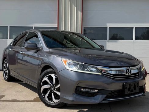 Used 2016 Honda Accord EX image 1
