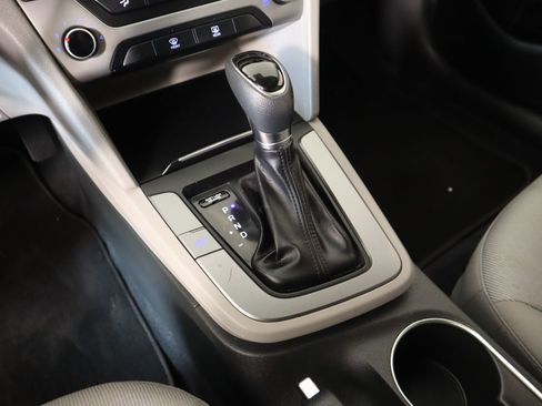 Used 2018 Hyundai Elantra SEL image 7