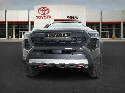 Used 2025 Toyota Tacoma Trailhunter image 10
