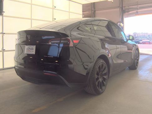 Used 2022 Tesla Model Y Long Range image 6