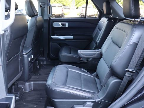Used 2021 Ford Explorer Limited w/ Equipment Group 301A AWD/4WD image 29