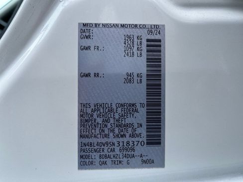 Used 2025 Nissan Altima 2.5 SV FWD image 34