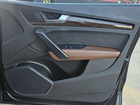 Used 2019 Audi Q5 2.0T Premium w/ Convenience Package image 33