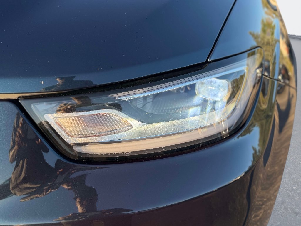 Used 2025 Chrysler Pacifica Limited FWD image 10
