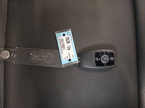 Used 2024 Mercedes-Benz Sprinter 2500 image 27