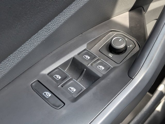 Used 2024 Volkswagen Jetta SE FWD image 25