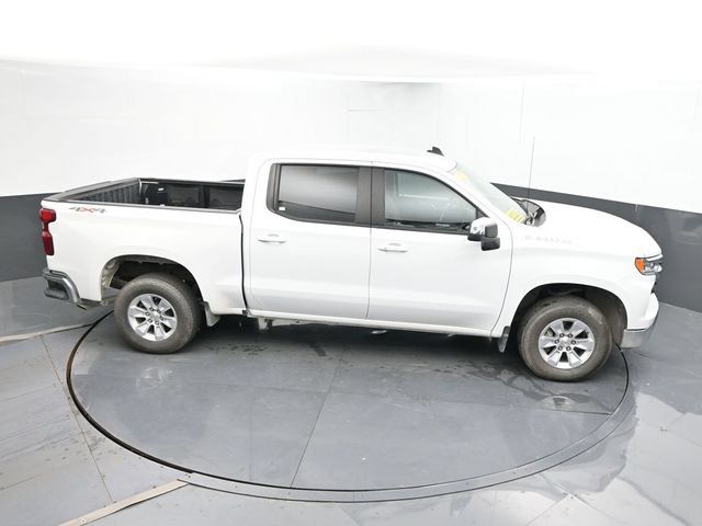 Used 2025 Chevrolet Silverado 1500 LT AWD/4WD image 39