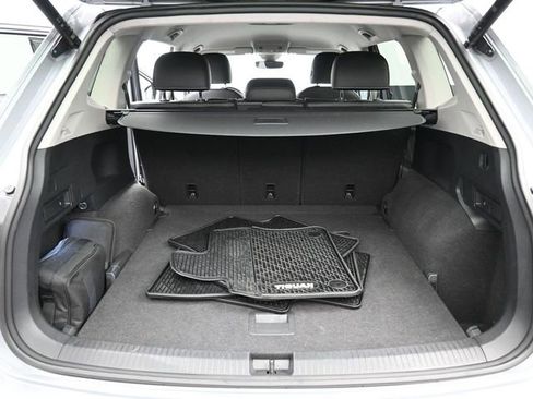 Used 2022 Volkswagen Tiguan SE image 31