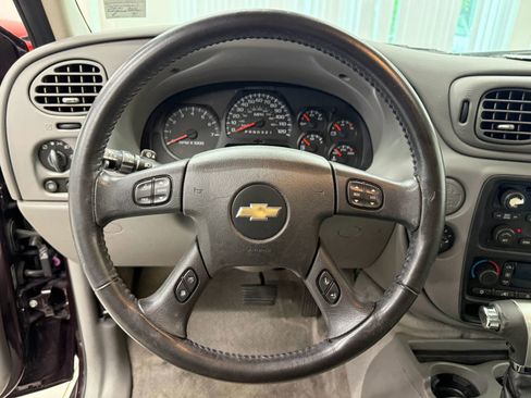 Used 2008 Chevrolet TrailBlazer LT w/ Sun And Sound Package RWD image 29