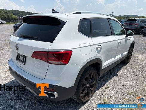 Used 2022 Volkswagen Taos SE FWD image 5