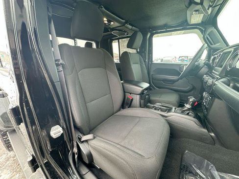 Certified 2023 Jeep Gladiator Sport image 25