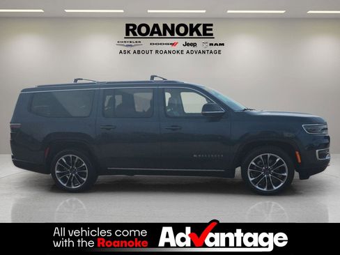 Used 2024 Jeep Wagoneer L Series III w/ Premium Group I image 11