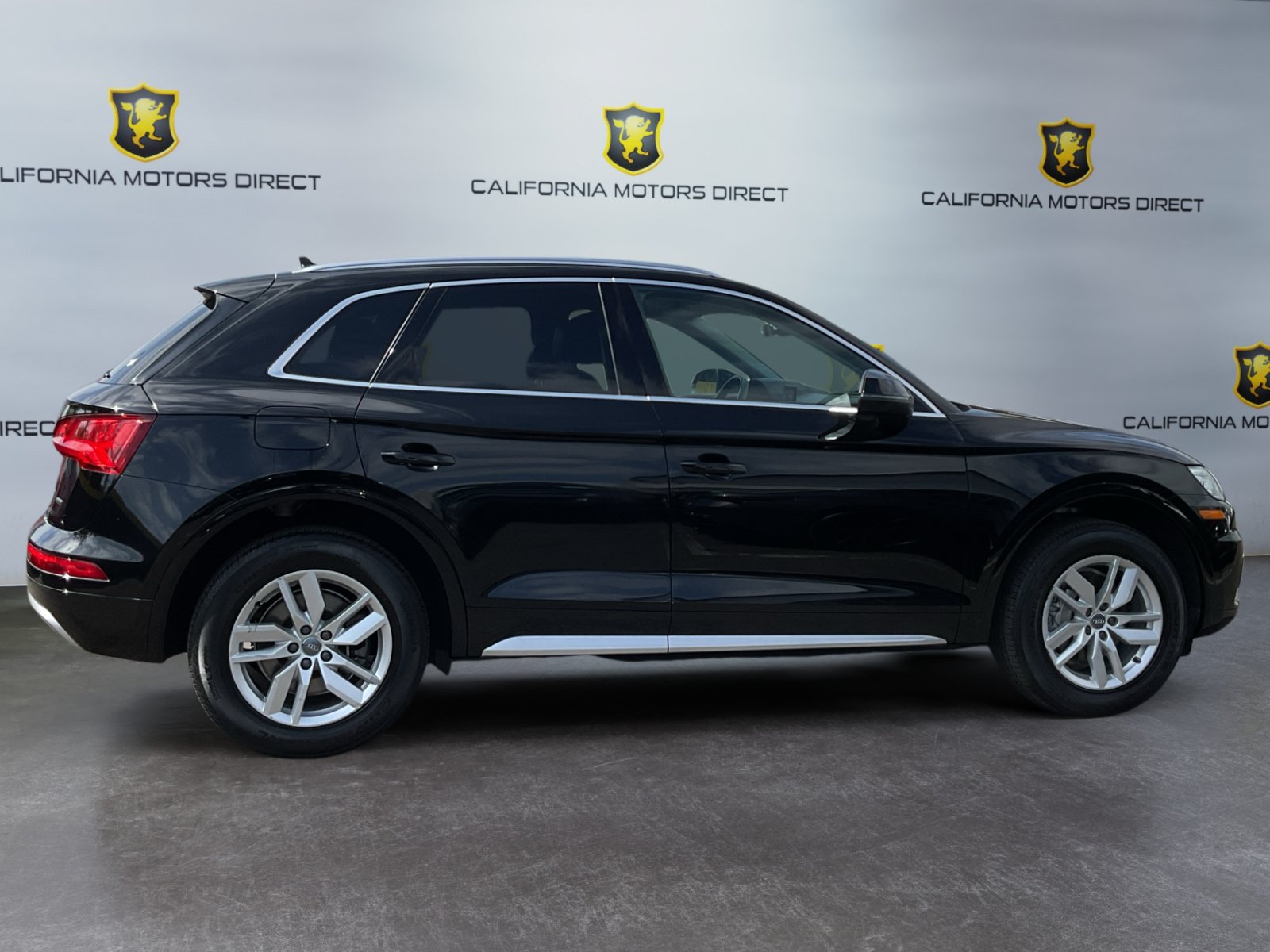 Used 2020 Audi Q5 2.0T Premium w/ Convenience Package AWD/4WD image 4