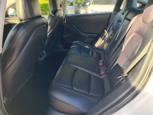 Used 2022 Tesla Model 3 Long Range AWD/4WD image 34