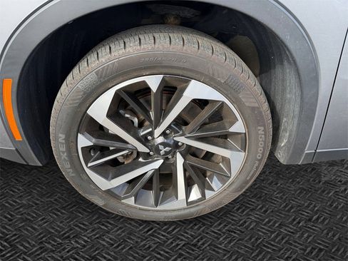 Used 2024 Mitsubishi Outlander SE image 11