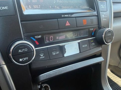 Used 2016 Toyota Camry XLE FWD image 30