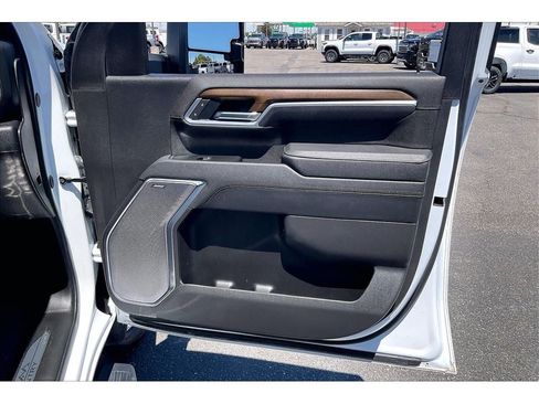 Used 2026 Chevrolet Silverado 3500 High Country w/ Technology Package AWD/4WD image 26