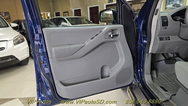 Used 2011 Nissan Frontier SV RWD image 10