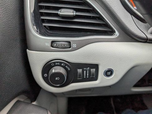 Used 2019 Jeep Cherokee Limited w/ Trailer Tow Group image 20