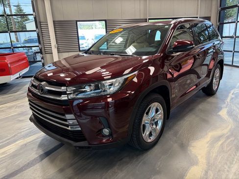 Used 2018 Toyota Highlander Limited AWD/4WD image 3