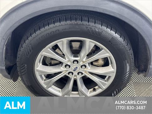 Used 2020 Ford Explorer XLT w/ Equipment Group 202A image 13