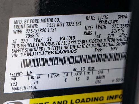 Used 2019 Ford Expedition XLT w/ Equipment Group 202A AWD/4WD image 32