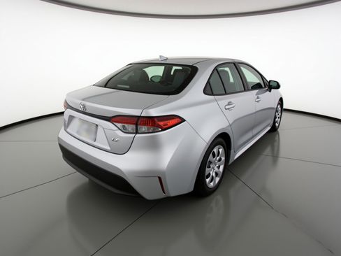 Used 2025 Toyota Corolla LE FWD image 9