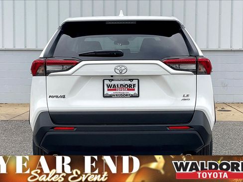 New 2025 Toyota RAV4 LE image 5