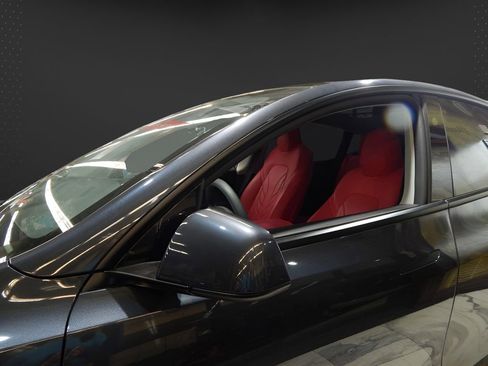Used 2025 Tesla Model Y Long Range AWD/4WD image 13